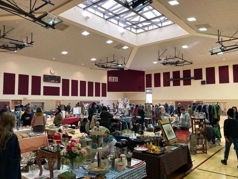 18 Must Visit California Markets For Furniture Collectors And Mid Century Enthusiasts - Decor Hint Redwood Country Flea Market in Eureka