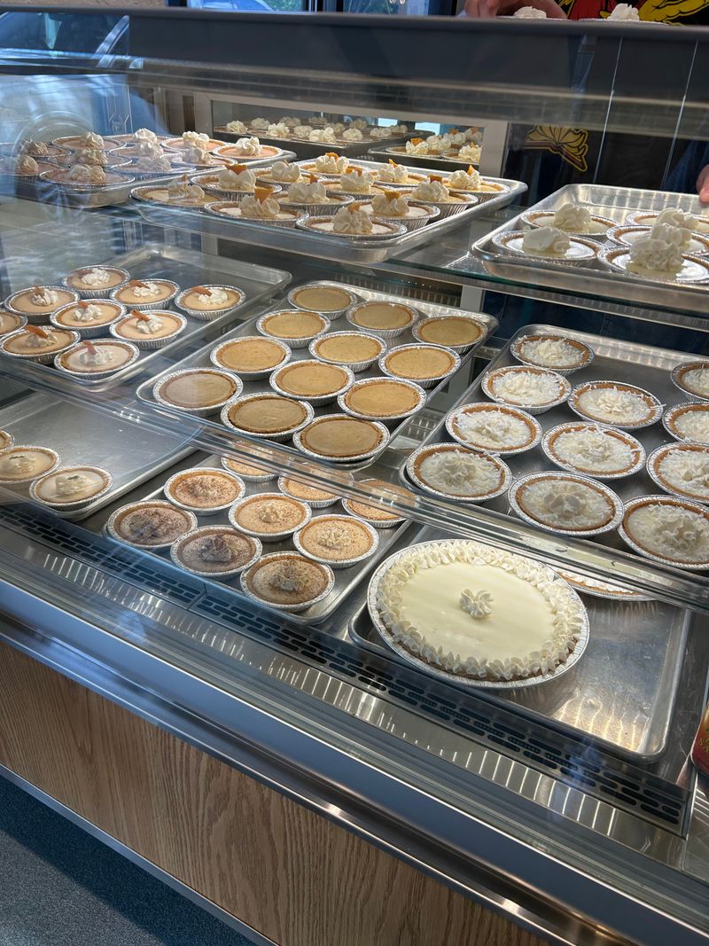 Florida's Key Lime Pie Everyone Raves About, Skip Key West For This One - Decor Hint Mini Pies For Personal Indulgence