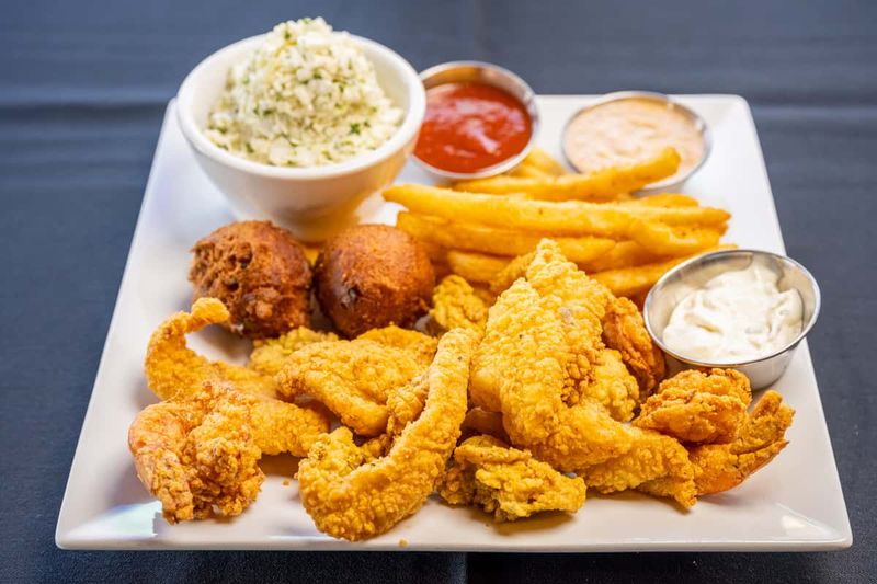 22 Mississippi Spots Serving The Friday Fish Fry Locals Crave Most - Decor Hint Simmons Catfish