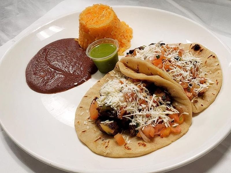 Quiet D.C. Food Spots Locals Hope Stay Undiscovered - Decor Hint El Rinconcito Cafe