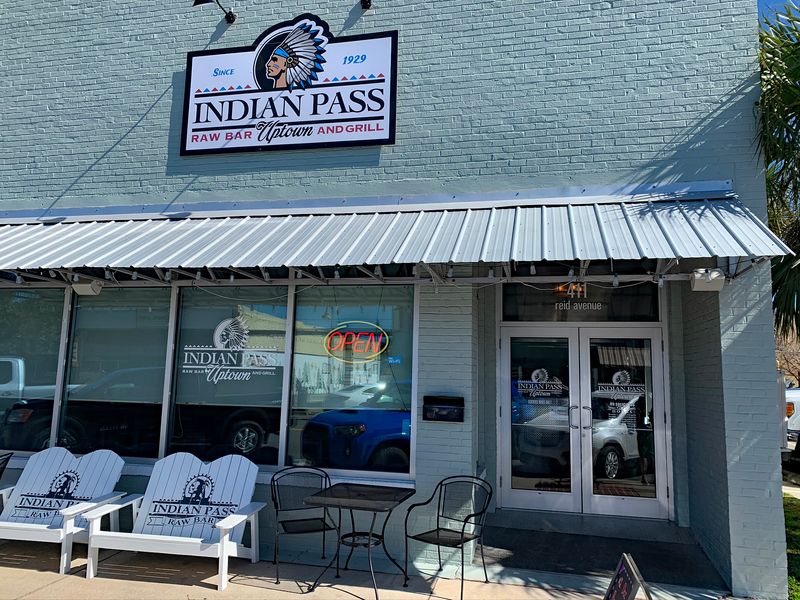15 Small-Town Florida Restaurants With Timeless Charm - Decor Hint Indian Pass Raw Bar