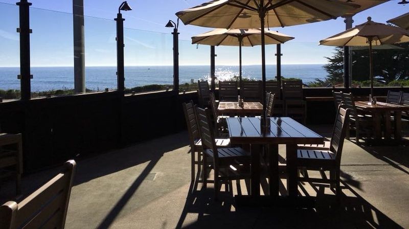 This Coastal California Grill Offers Unlimited Seafood And Unbeatable Scenery - Decor Hint Spectacular Ocean Views That Steal The Show