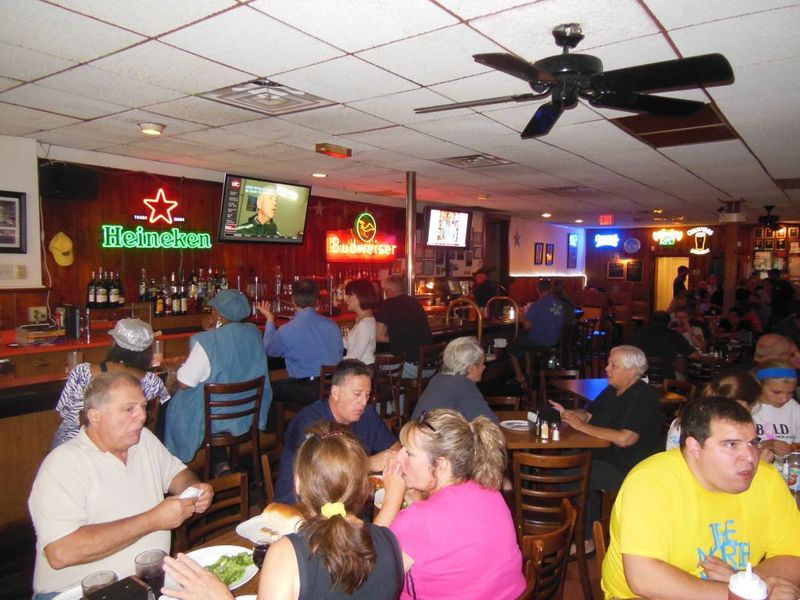 Why Everyone's Driving To This Classic New Jersey Pizza Joint - Decor Hint Way More Than Just Pizza On The Menu