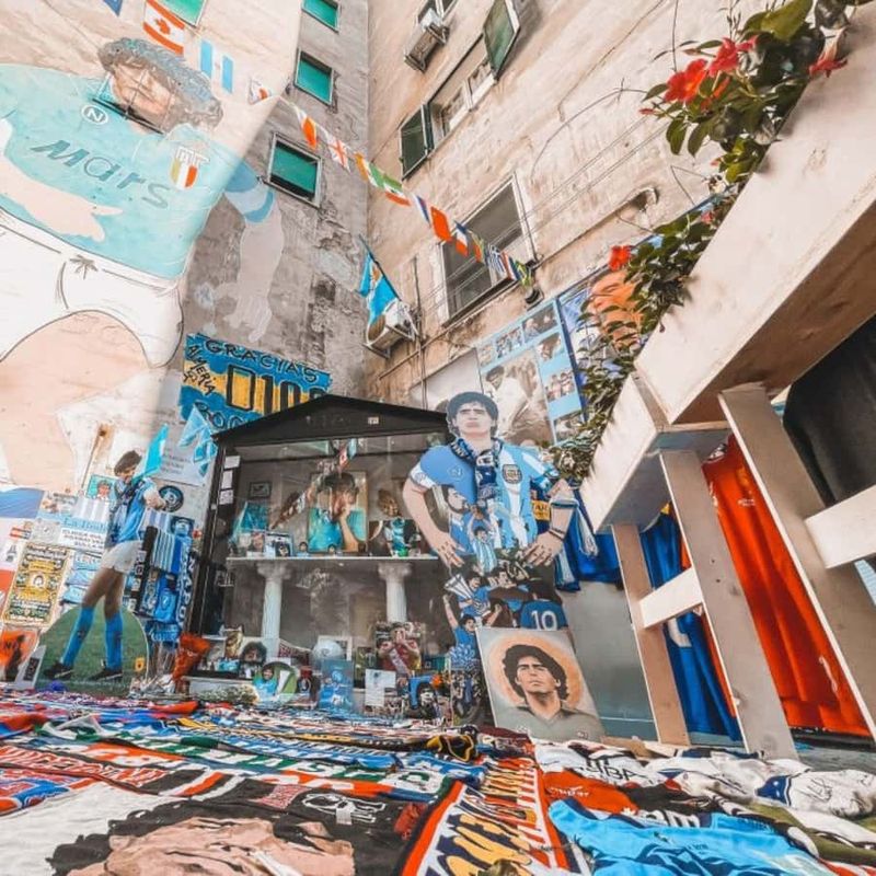 Quartieri Spagnoli Street Art