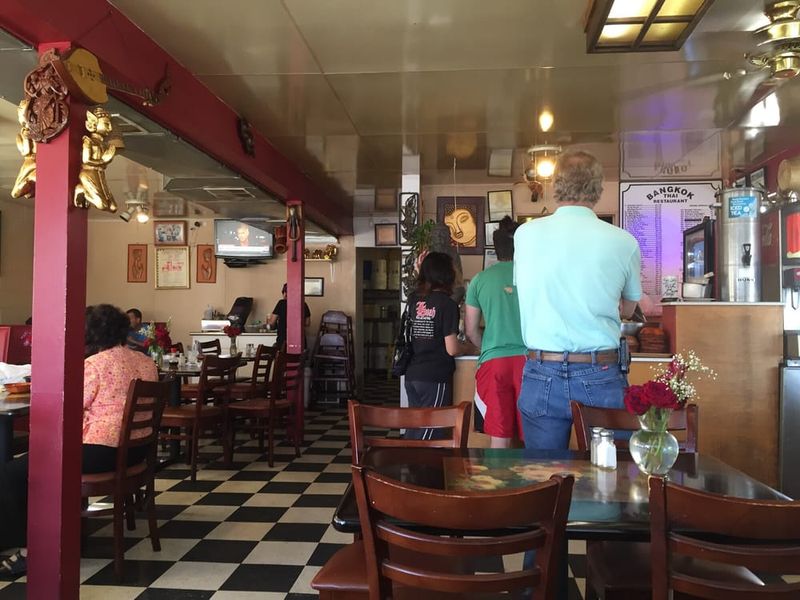 Casual Atmosphere Perfect For Any Occasion