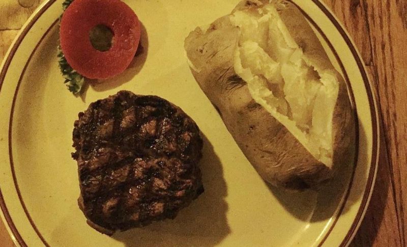 Top-Rated Nebraska Restaurants With Homey Flavor - Decor Hint The Drover's Fried Chicken