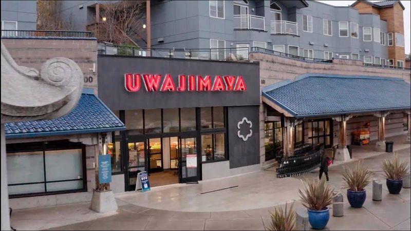 11 Washington Grocery Stores Delivering Fresh Cuts And Local Flavor - Decor Hint Uwajimaya