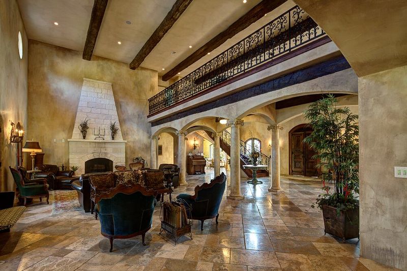 5 Atlanta Home Styles Losing Appeal And 7 Buyers Are Chasing - Decor Hint Tuscan-Style Houses