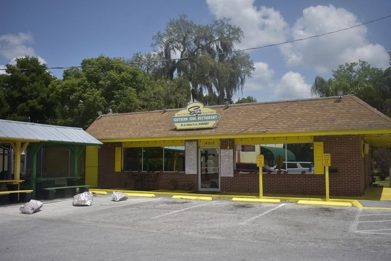 This Florida Eatery Makes Every Meal Taste Like Home - Decor Hint Convenient Dade City Location