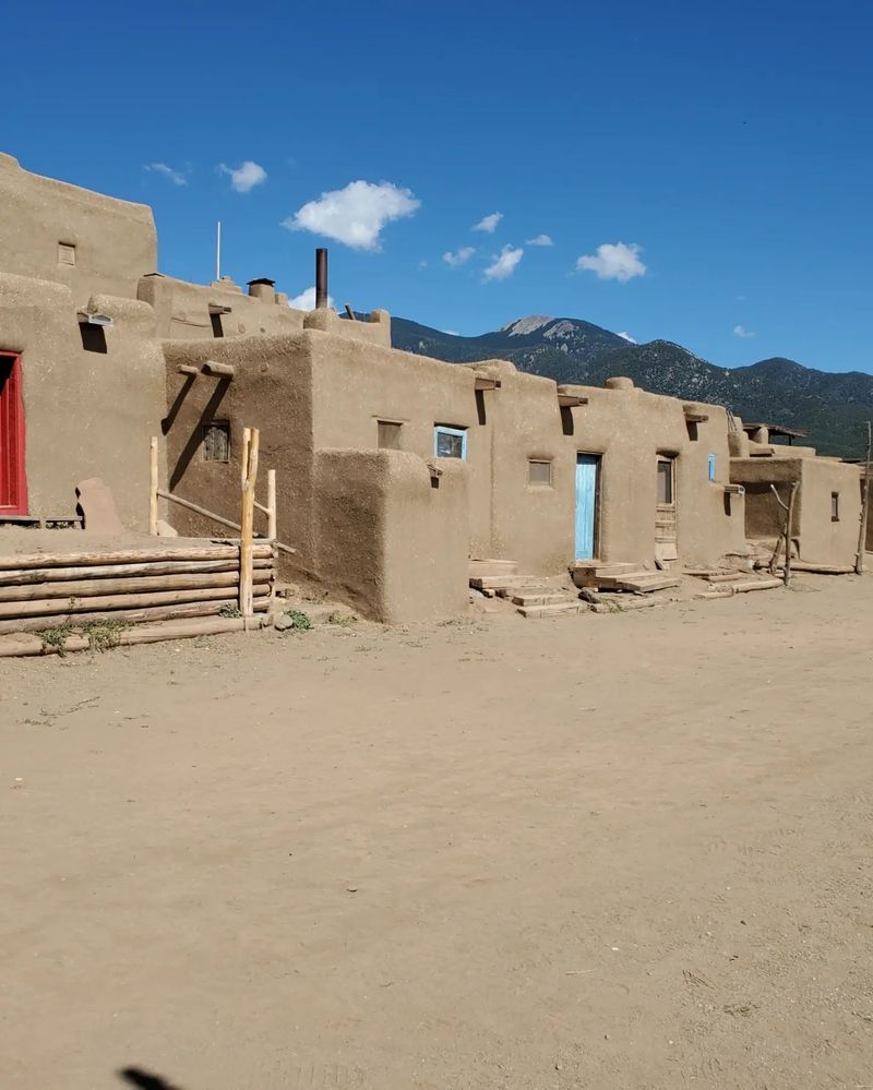 Funny Things Travelers Do In New Mexico That Locals Love To Tease - Decor Hint Getting Spectacularly Lost In Landscapes That All Look Identical