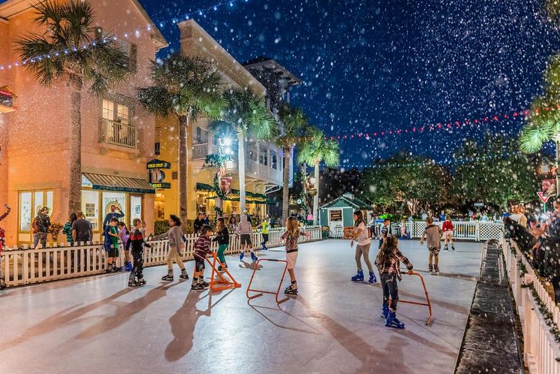 Orlando's 50 Festive Holiday Events You Can Attend For Free - Decor Hint Now Snowing In Celebration