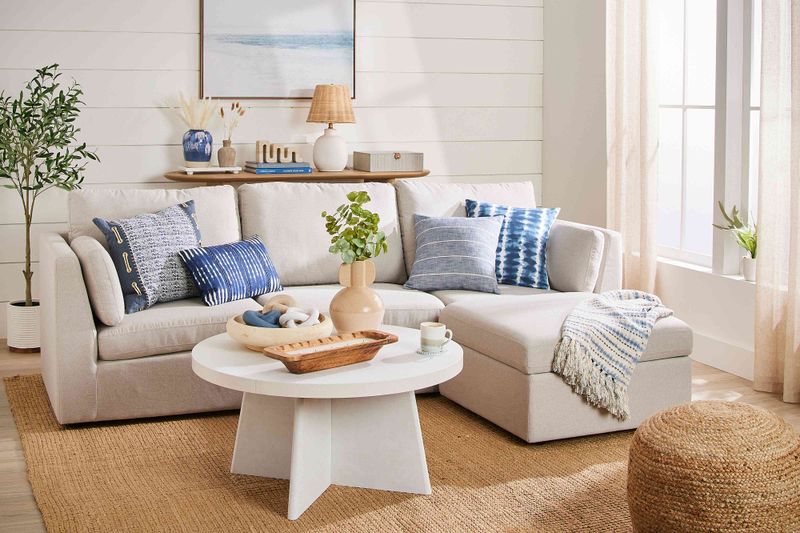 Vintage Inspired Florida Home Trends Millennials Are Loving Again - Decor Hint Nautical Decor