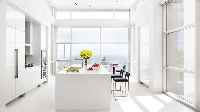 8 Kitchen Trends Fading From Illinois Homes And 8 That Still Look Great - Decor Hint All-White Appliances