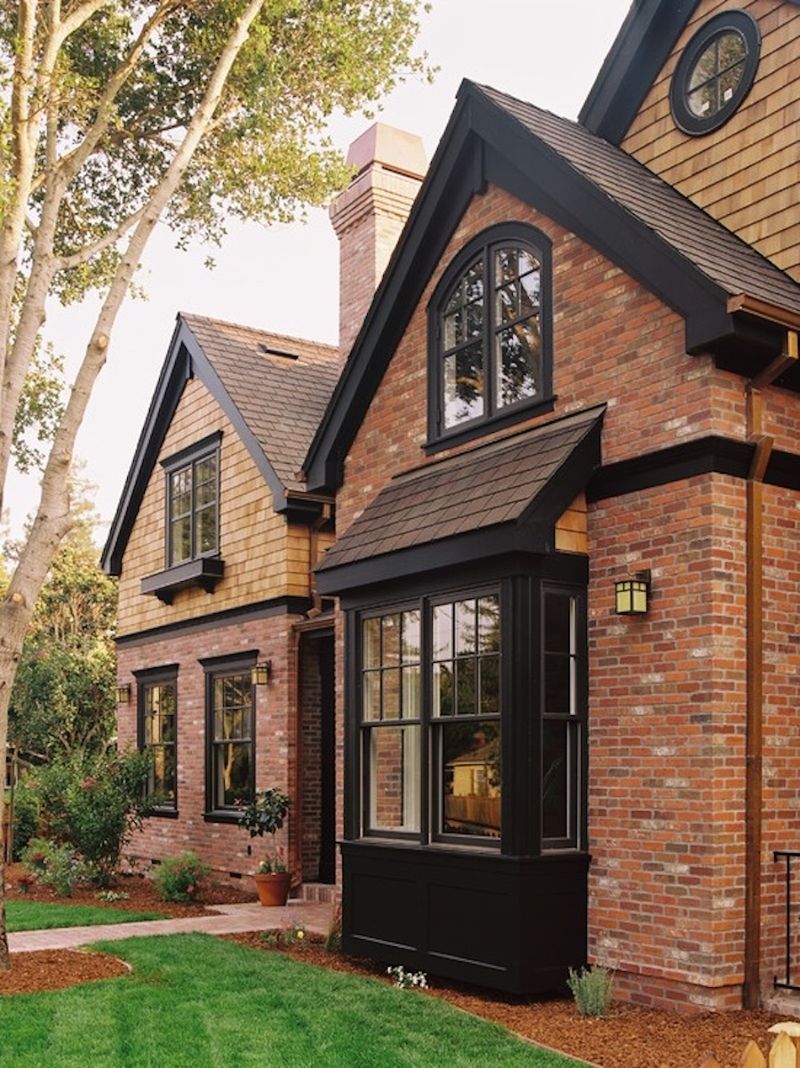 5 Atlanta Home Styles Losing Appeal And 7 Buyers Are Chasing - Decor Hint Heavy Brick Exteriors