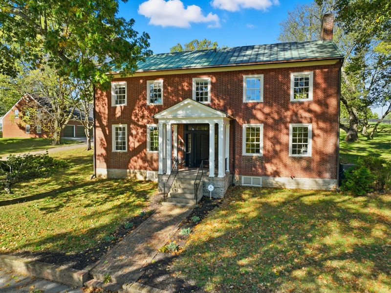 12 Ohio House Styles Falling Out Of Favor With Buyers - Decor Hint Dated Colonial Revivals