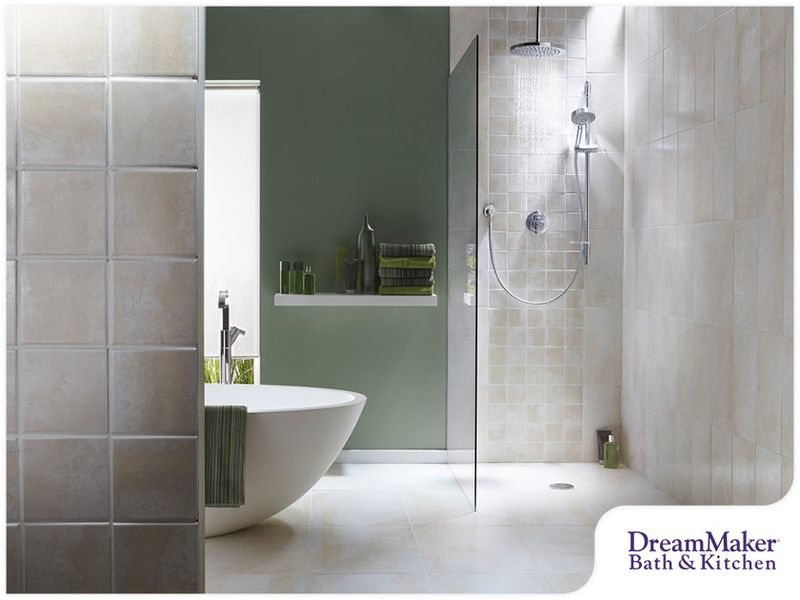 Alabama Homeowners Share Bathroom Renovations They Regret - Decor Hint Creating A Doorless Shower Without Proper Planning