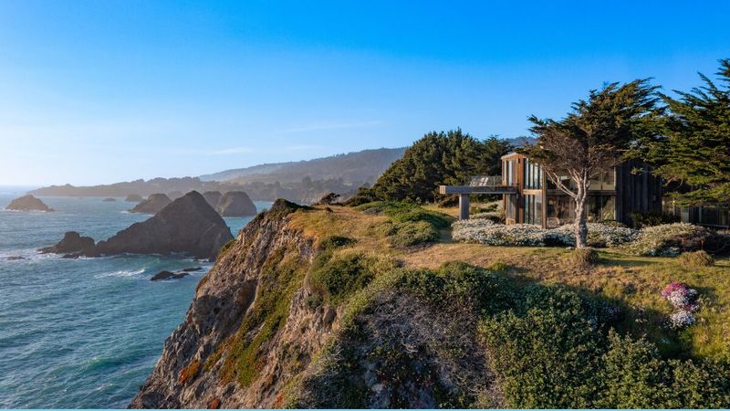 Cliffside Hideaway – Mendocino