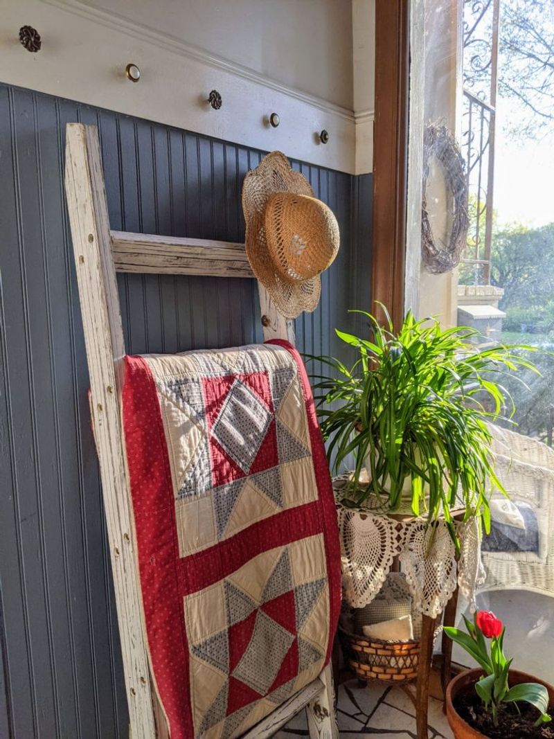 16 Must-Know Georgia Collectibles Gaining Popularity And Big Bucks - Decor Hint Handcrafted Quilt Patterns