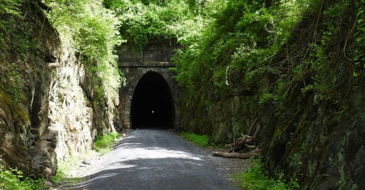 Virginias Most Unique Tunnel Comes With A Fascinating History - Decor Hint