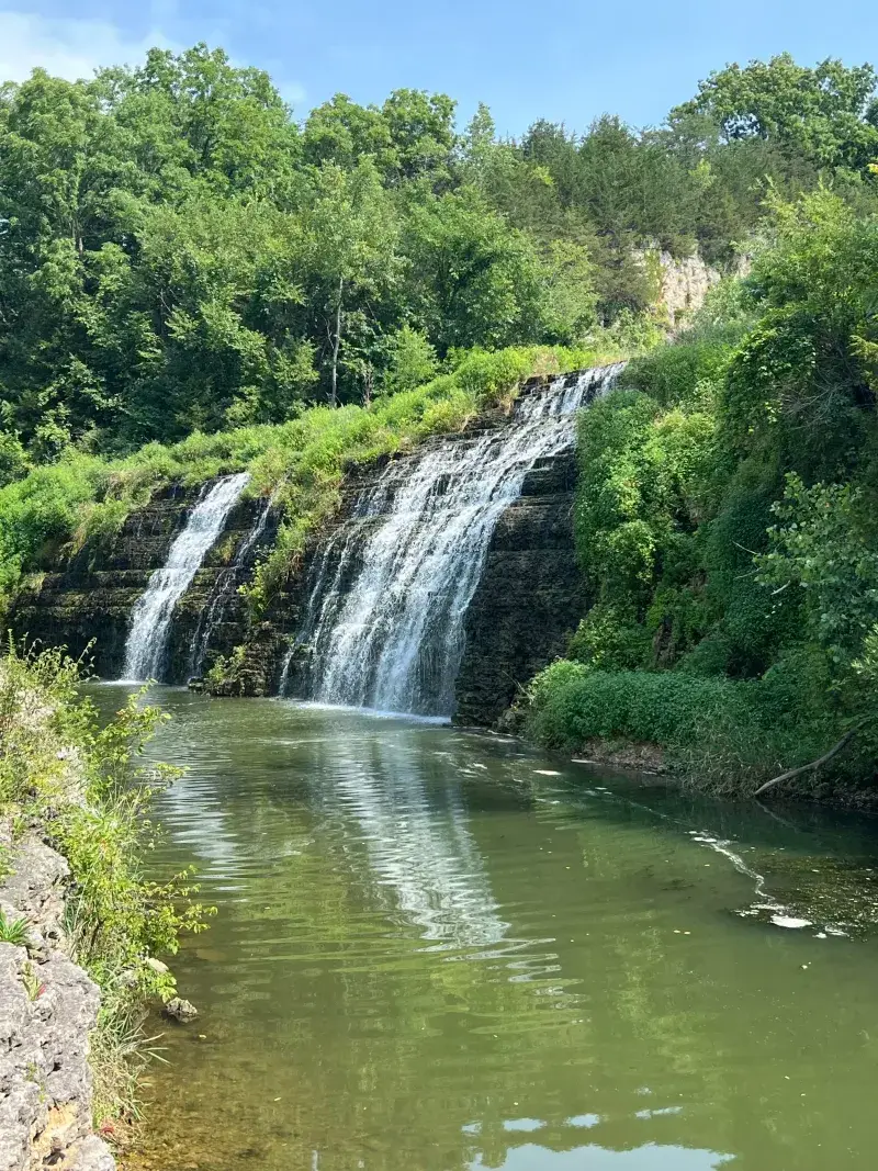 Thunder Bay Falls In Galena That's Easy To Visit - Decor Hint Family-Friendly Viewing Area