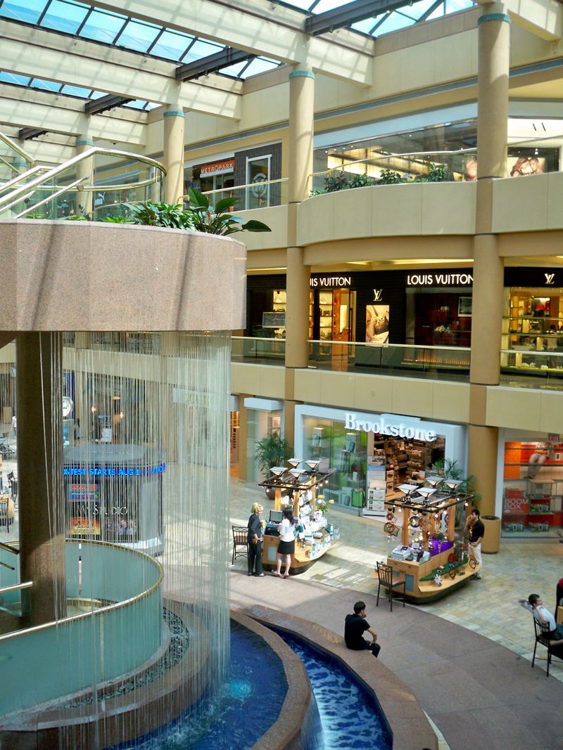 Shop at Scottsdale Fashion Square