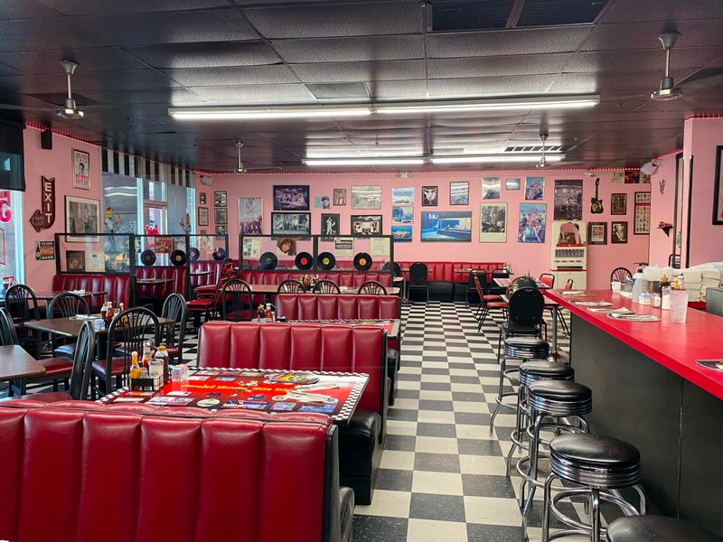 Nevada Spots Serving Great Food Any Time Of Day Or Night - Decor Hint Roxy's Diner