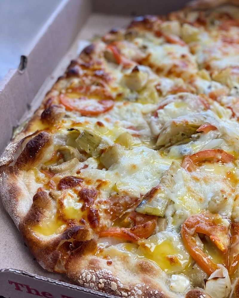 16 Pennsylvania Pizzerias Famous For Their Timeless Old-School Flavor - Decor Hint Aiello's Pizza