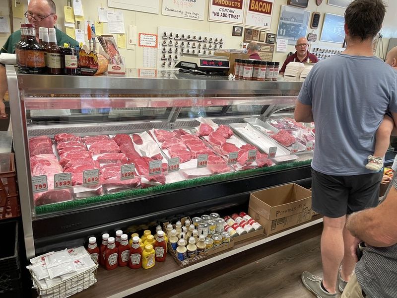 20 Minnesota Grocery Stores Delivering Old-School Quality And Fresh Flavorful Meat - Decor Hint Hackenmueller Meats