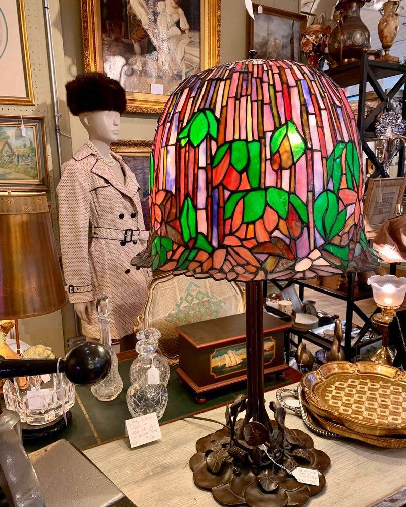 14 Lighting Trends In Florida Ready For Retirement - Decor Hint Tiffany-Style Stained Glass Lamps