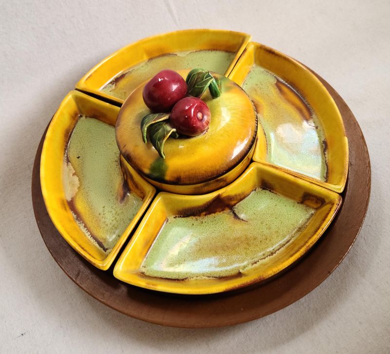 23 Forgotten California Dinner Etiquette Traditions That Defined The Swinging Sixties - Decor Hint The Lazy Susan Centerpiece