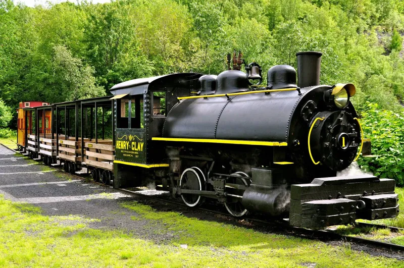 Pennsylvania Train Rides Showing Off The State's Most Beautiful Views - Decor Hint Pioneer Tunnel Coal Mine and Steam Train