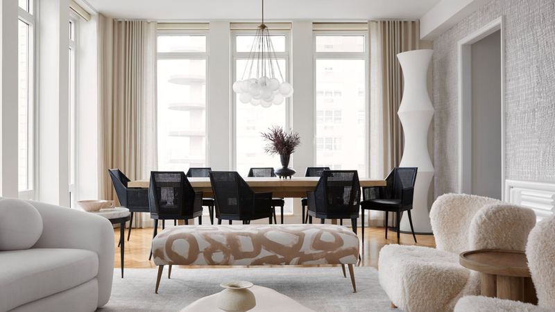 Statement Lighting That Overpowers Rooms