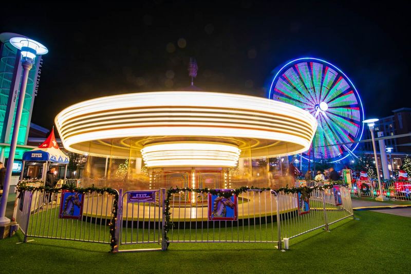 Orlando's 50 Festive Holiday Events You Can Attend For Free - Decor Hint Light Up UCF