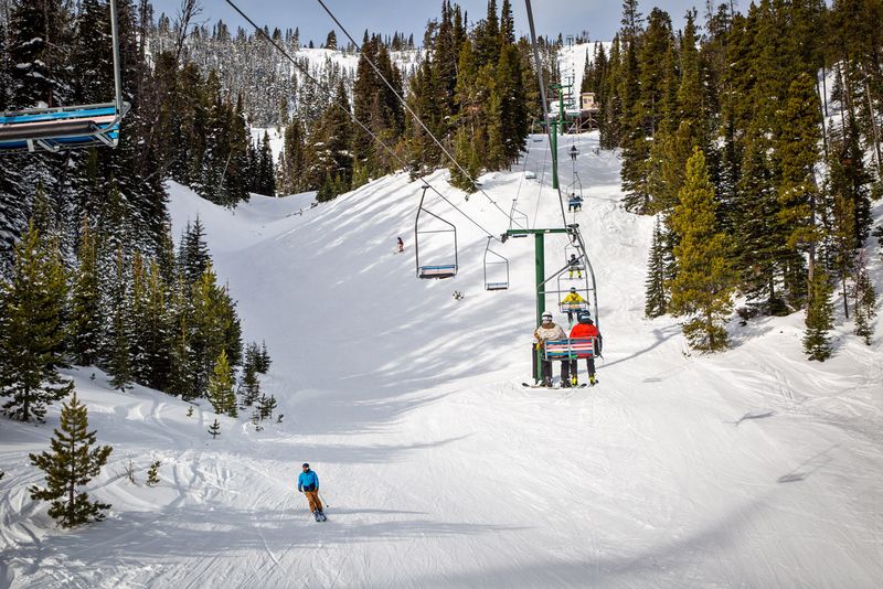 Hidden Gem Montana Ski Towns Perfect For Your Next Winter Getaway - Decor Hint Showdown