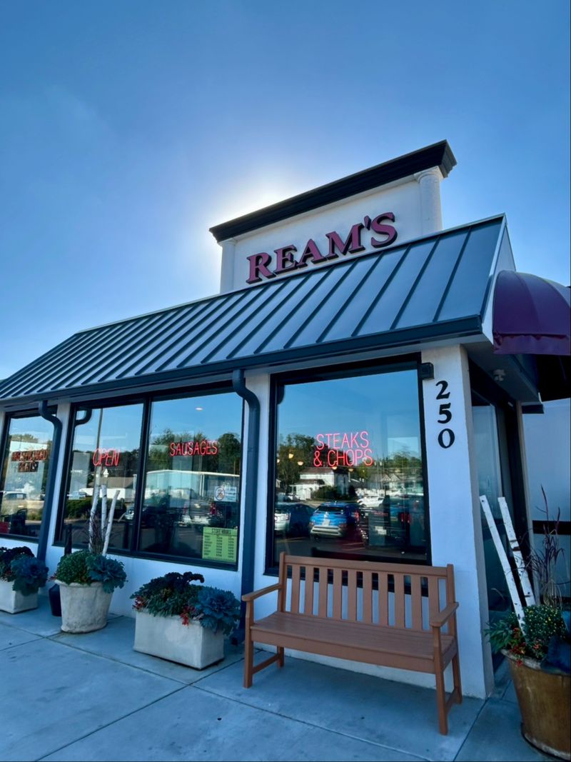 Illinois Markets Serving Fantastic Cuts - Decor Hint Reams Meat Market