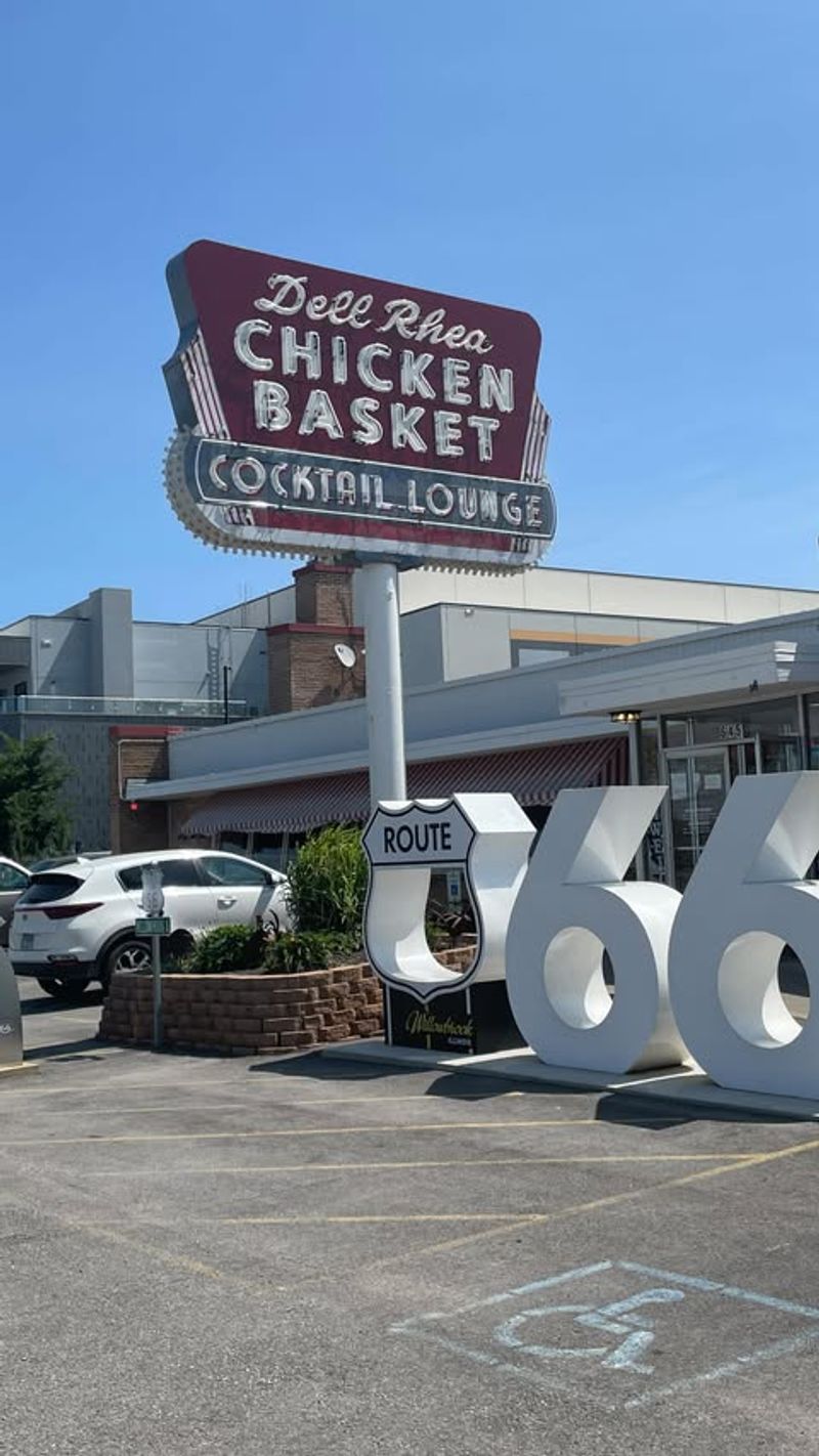 Dell Rhea's Chicken Basket