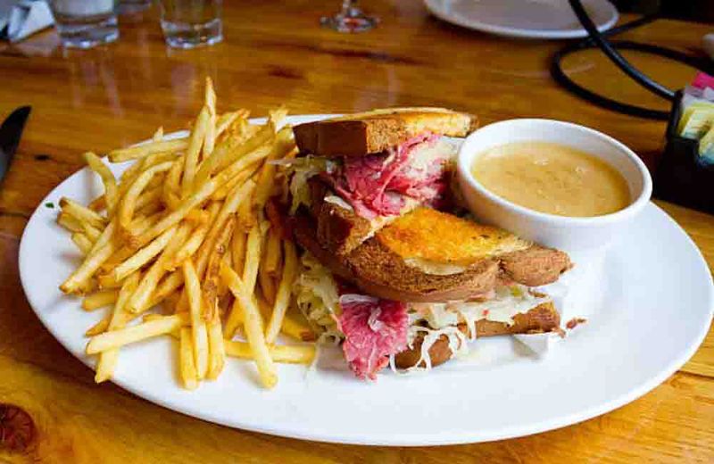 19 Oklahoma Fish Fry Joints Every Local Craves For That Golden Southern Crunch - Decor Hint Cope's Country Cafe – Macomb, OK