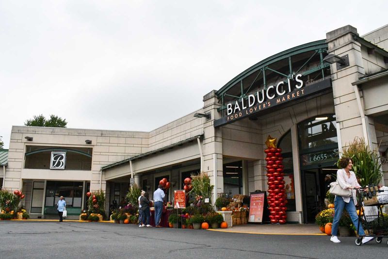 18 Washington DC Grocery Stores Known For Premium Meat And Urban Gourmet Flavor - Decor Hint Balducci's Food Lover's Market
