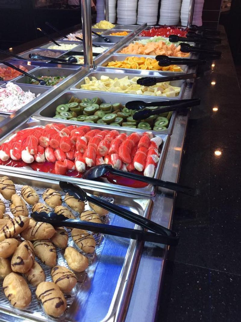 Locals Call This Massachusetts Buffet A Comfort Food Legend - Decor Hint Freshly Prepared Meals With Daily Rotating Specials