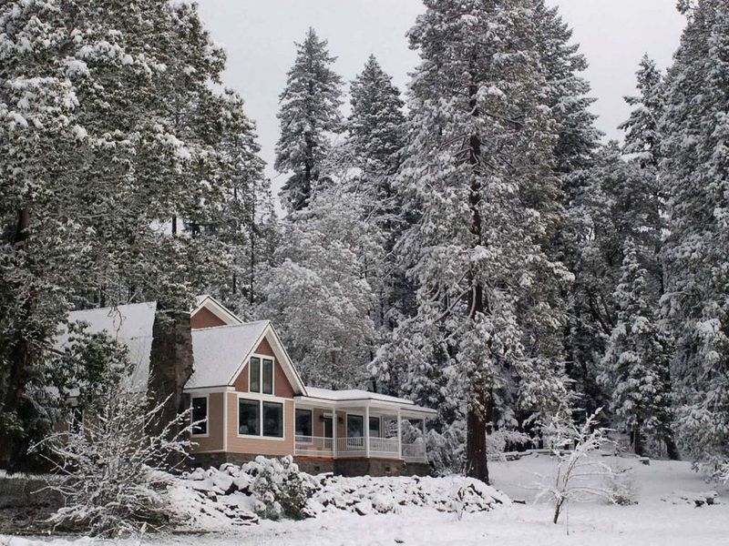 Crater Lake Forest Hideaway