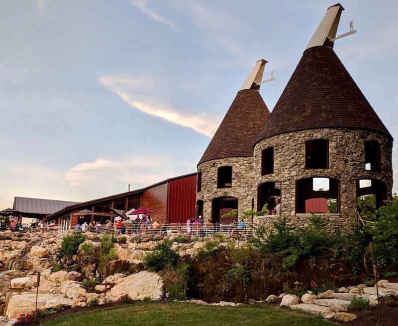 Ohio Restaurants Known For Their Perfectly Fried Fish - Decor Hint Catawba Island Brewing Company