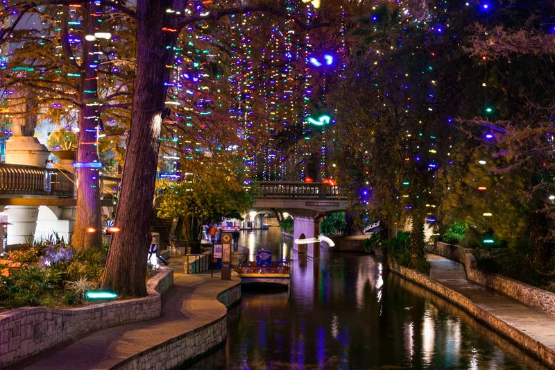 20 Texas Winter Festivals You Can't Miss In 2025 - From Hill Country Lights To Holiday Rodeos - Decor Hint San Antonio River Walk Holiday Lights