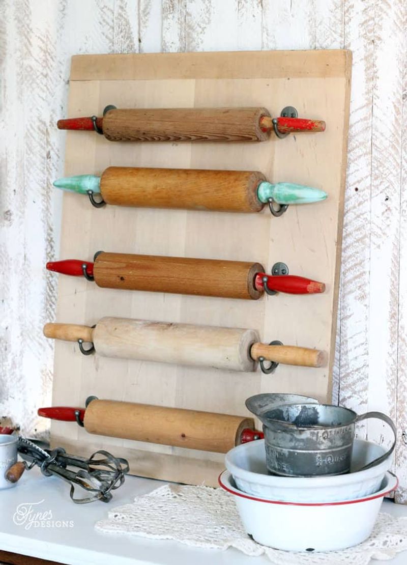 16 Must-Know Georgia Collectibles Gaining Popularity And Big Bucks - Decor Hint Vintage Rolling Pins
