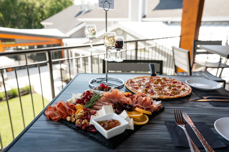 Shady Creek Restaurant - Oakwood