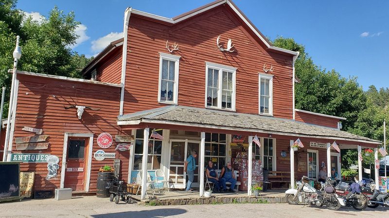 Wyoming's Cutest Small Grocery Stores Worth Visiting - Decor Hint Aladdin General Store – Aladdin, WY
