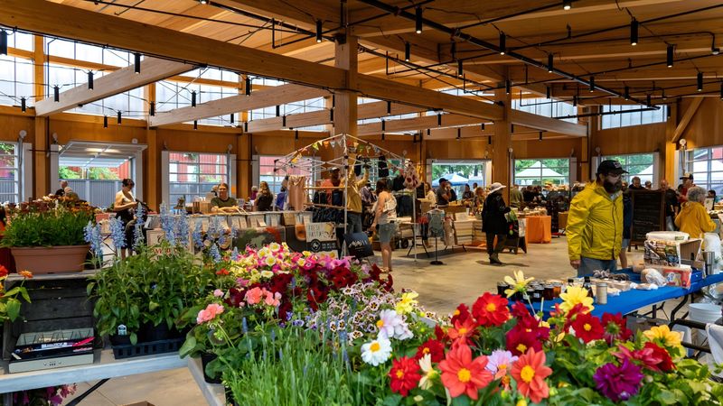 18 Washington DC Grocery Stores Known For Premium Meat And Urban Gourmet Flavor - Decor Hint Glen's Garden Market