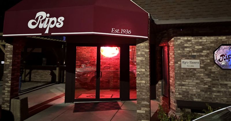 Illinois Small-Town Restaurants Known For Their Charm - Decor Hint Rip's Tavern