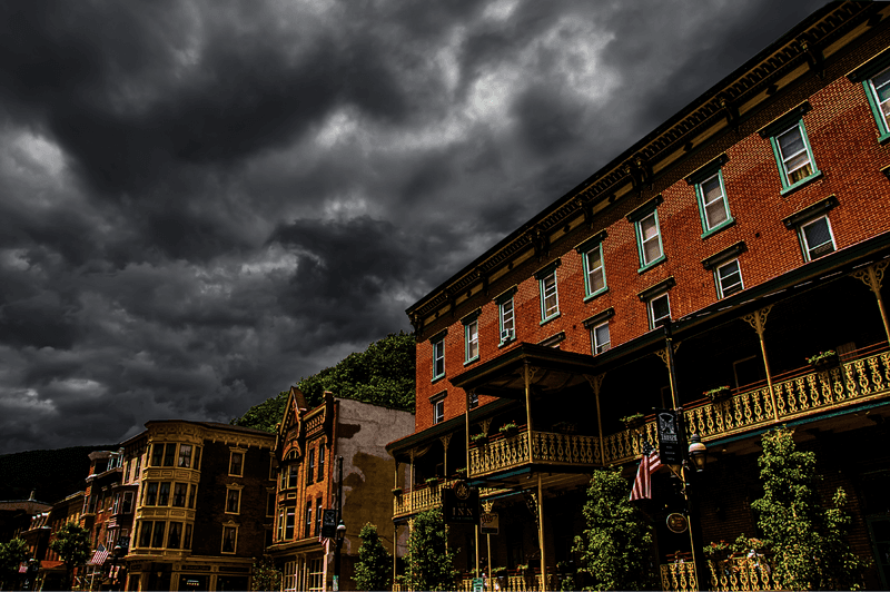 Experience Pennsylvania's Most Spine-Chilling Ghost Tour - Decor Hint Perfect Timing For Fall Spookiness