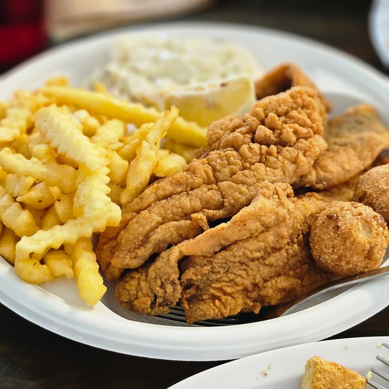 Sea N Suds Beachfront Oyster Bar