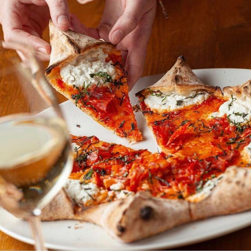 Mister O1 Extraordinary Pizza